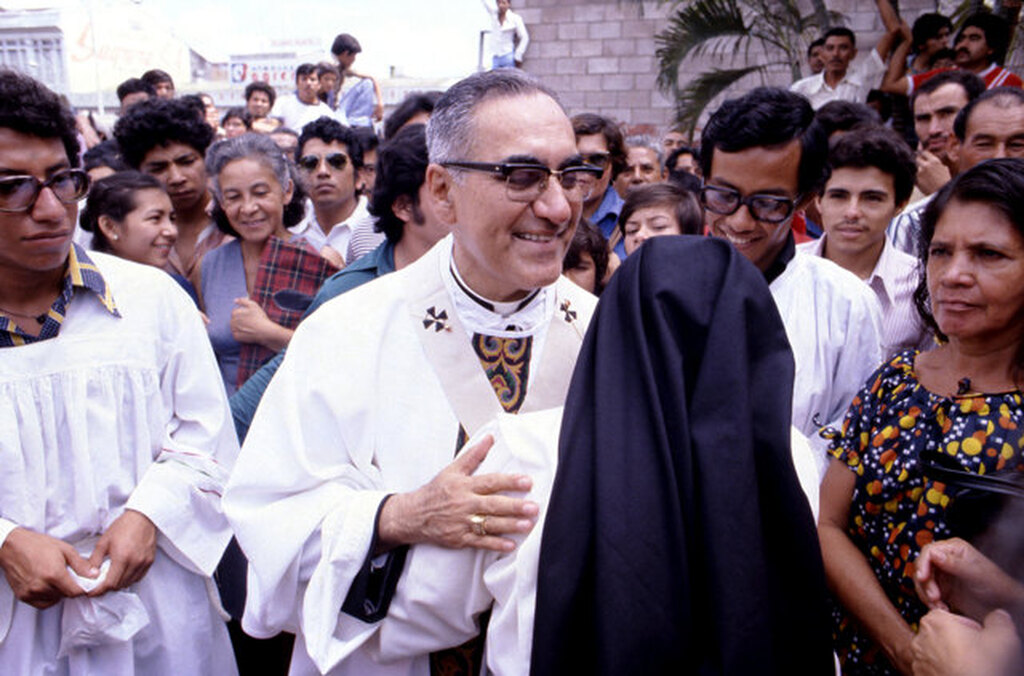 24 de març, record d'Òscar Romero, bisbe màrtir, sant, amic dels pobres i testimoni de l'Evangeli